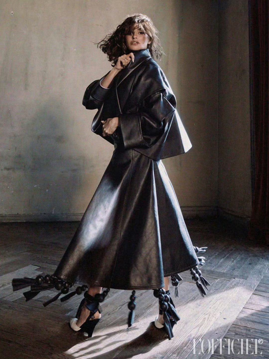 PenélopeCruzL’Officiel意大利版封面大片摄影：Greg