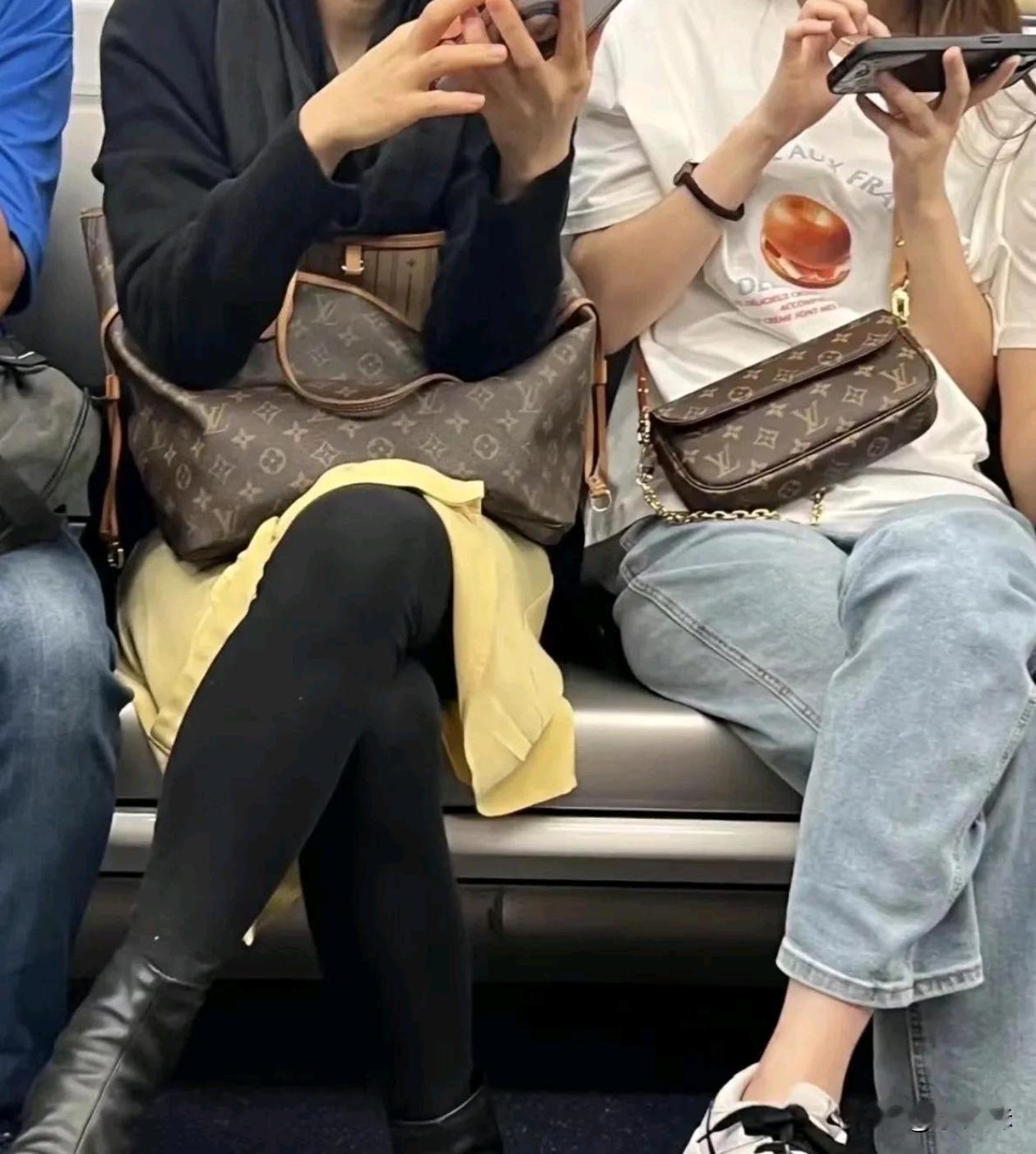 不是消费降级了吗？怎么满大街都是LV？