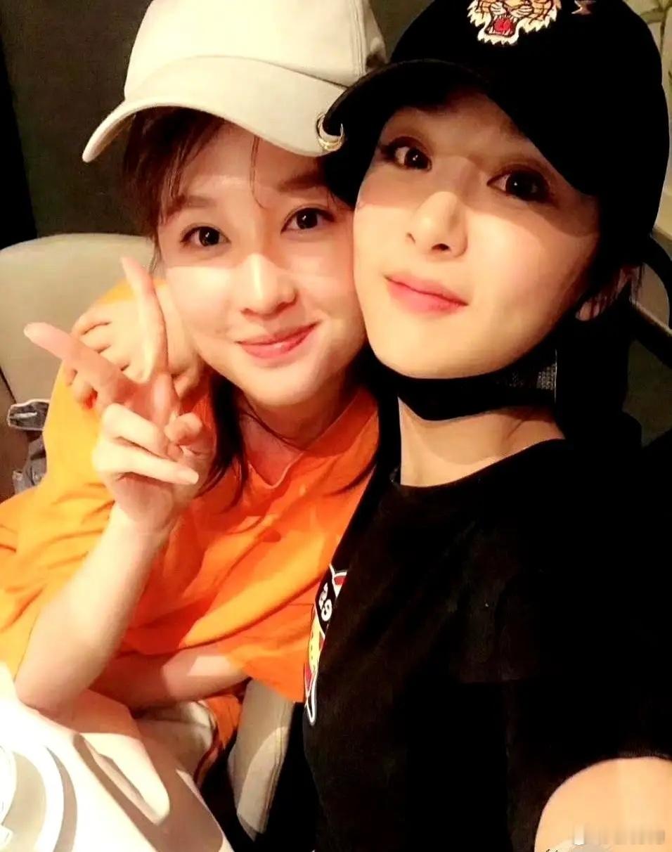 “塑料姐妹”又塌房？杨紫今年没给乔欣卡点庆生，网友秒列时间线：连续9年祝福，今年