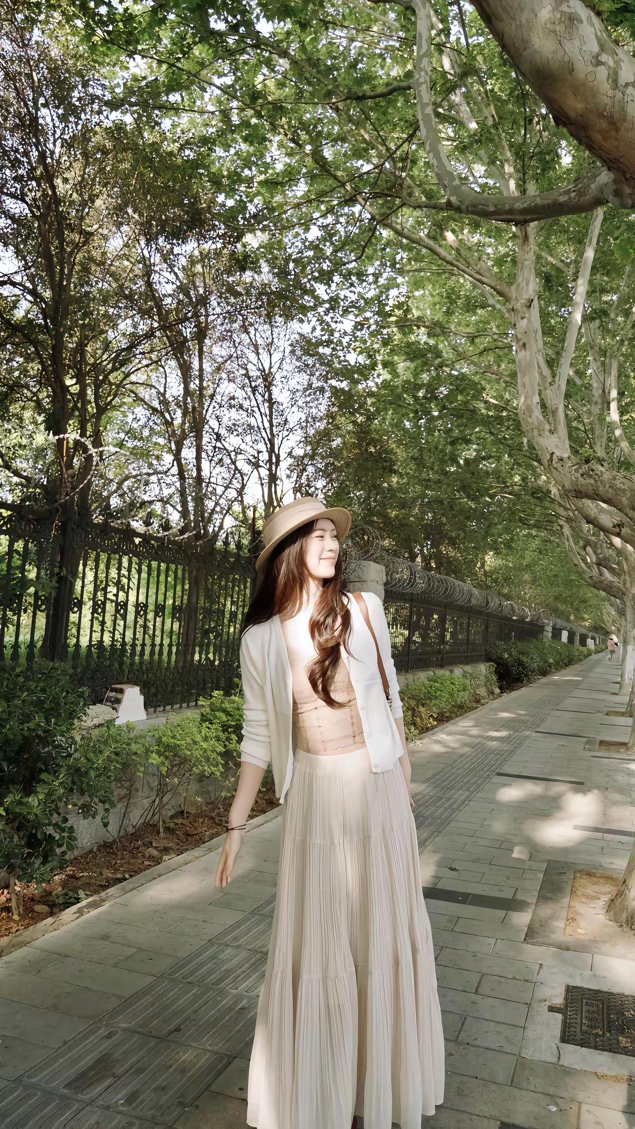 其实生命的意义就是呼吸。理光氧气感穿搭我的摄影日记