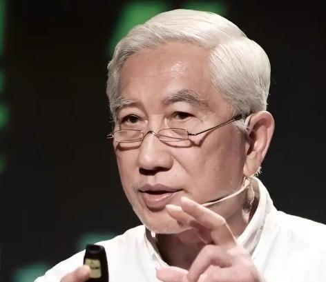 清华大学教授一语道破：搞无人驾驶汽车、无人酒店、饭店机器人都不奇怪，但现在的智能