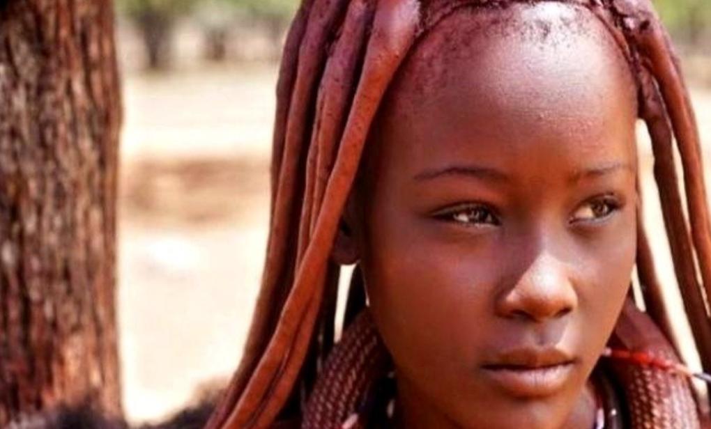 🌞非洲有个红泥族部落，男人平均活不过15岁，他前脚刚咽气，后脚亲弟弟就得住