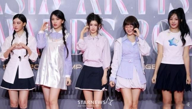 NJZ账号正式删除近日，NewJeans删除了她们此前单方面宣布与所属社AD