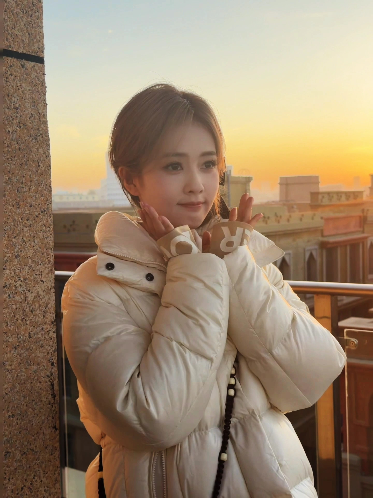 白鹿和十点钟的日出白鹿和十点钟的日出，白鹿周末惊喜营业，温柔鹿鹿请多多营业啊！