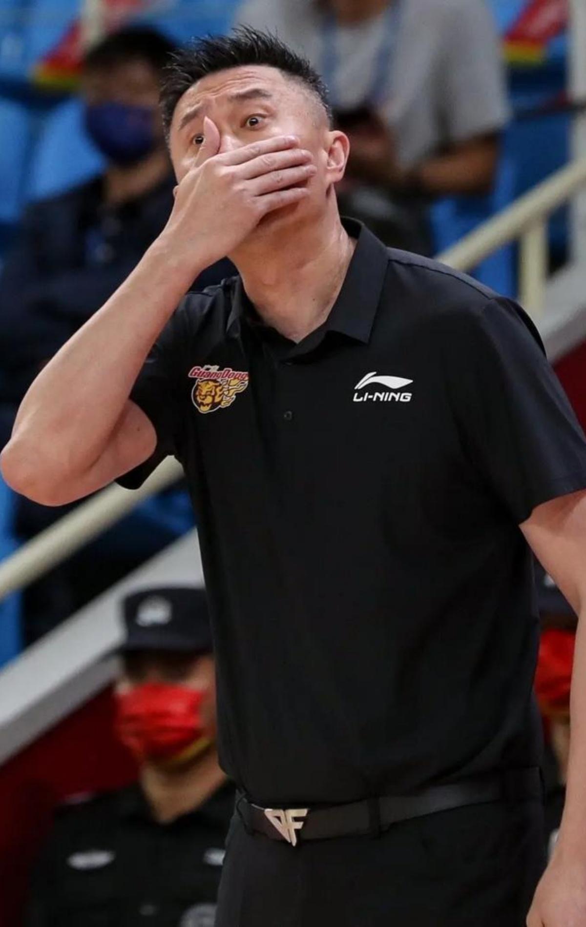 杜锋收到建议！ 广东男篮接连输给上海男篮后，37岁老将怀特塞德势不可挡！看着