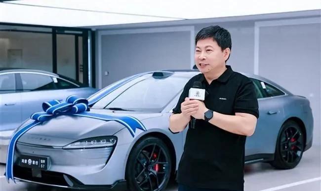 雷军也好，余承东也好，保险公司最诚实，如果你买了小米汽车，下一年保险费是涨了还是