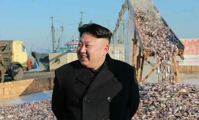 朝鲜是没人敢动的国家！卡塔尔事件告诉世界一个道理，你再有钱没有武器也是任人宰割的