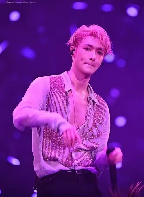 张艺兴这事越闹越真，还扯上谢娜张杰，有点看不明白！这几天张艺兴的瓜越扒越细