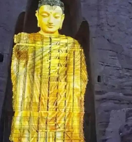 2001年，塔利班顶着全球骂声，炸掉了公元三世纪建造的阿富汗巴米扬大佛，2015
