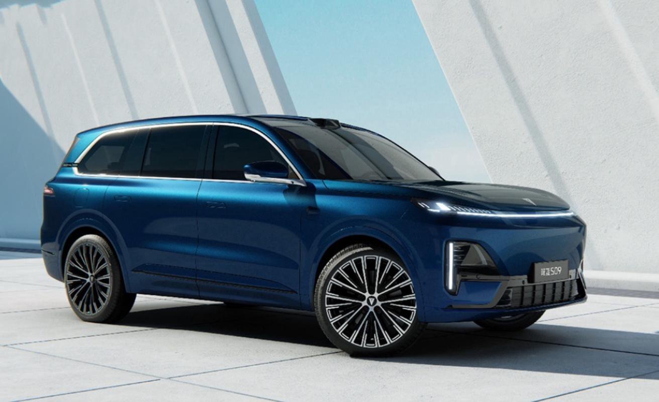 深蓝S09｜20万级大六座增程家用SUV深蓝S09定位中大型六座增程SUV，预售21.49万起，车身