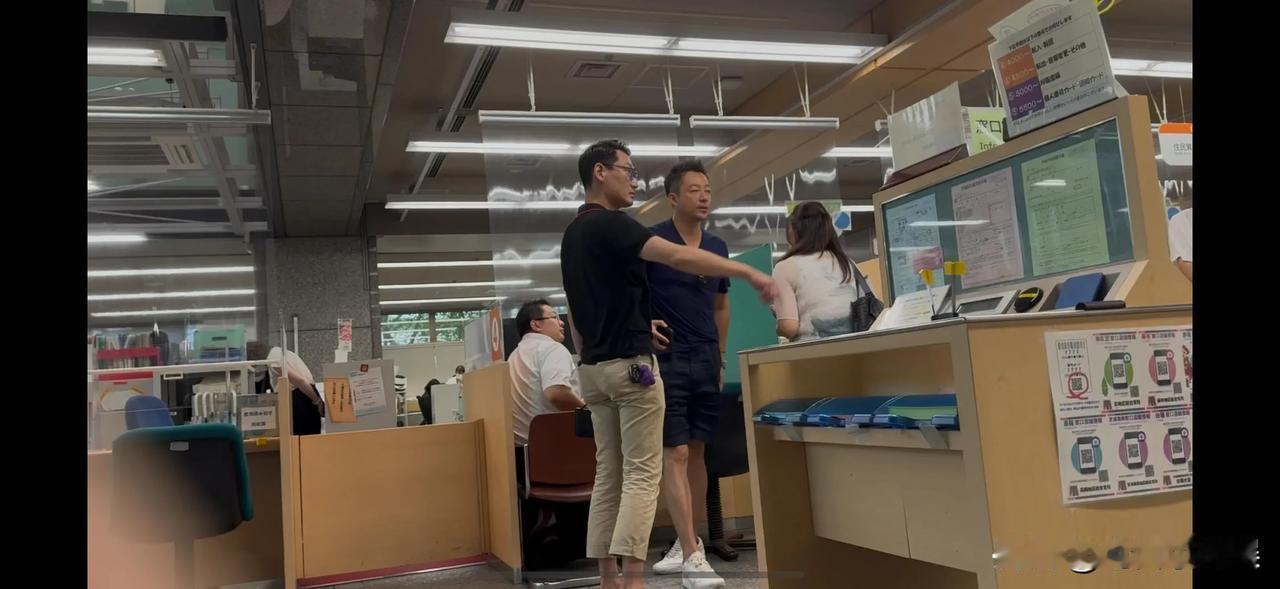 大湾区偶遇汪小菲，他妈不敢去？在这个地方，汪小菲打扮得人模人样，总算穿得比较