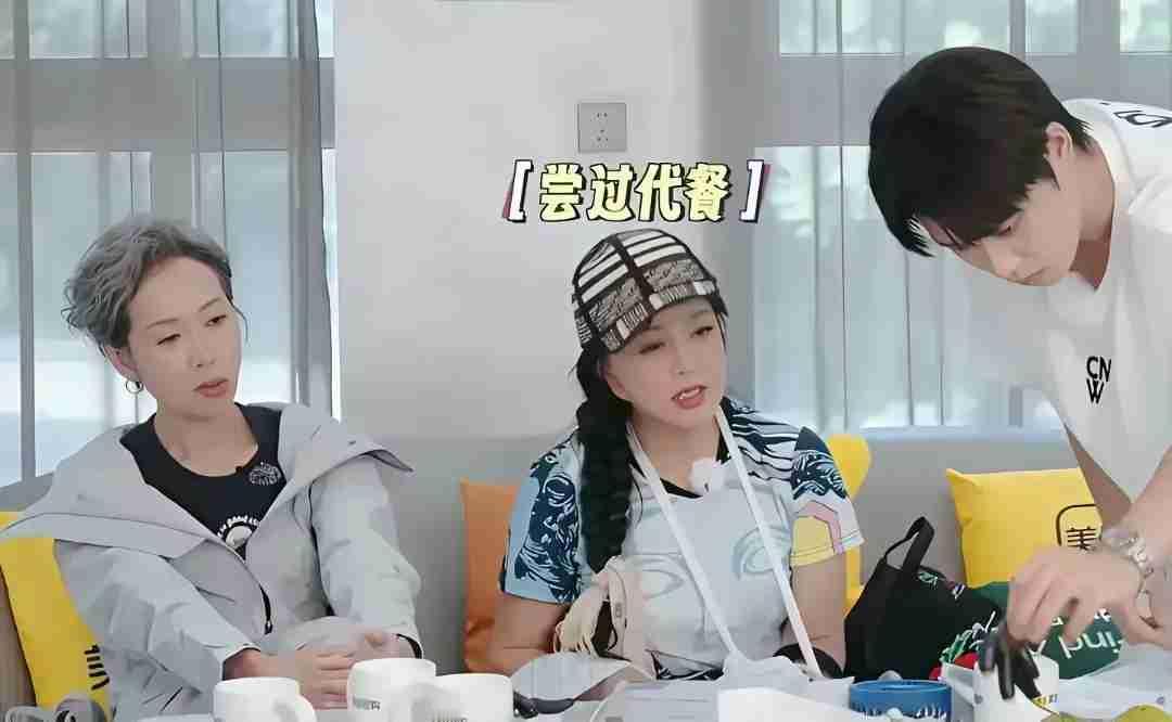 刘晓庆这段经历，说出来能让多少养娃的人扎心。当年怀不上孩子，干脆把妹妹的儿