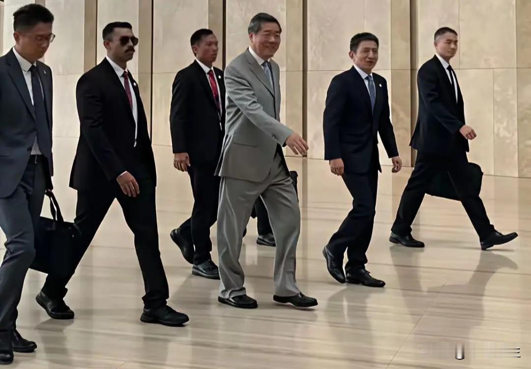 中美经贸谈判首日无突破10月25日,中美第五轮经贸磋商在吉隆坡完成首日两轮会