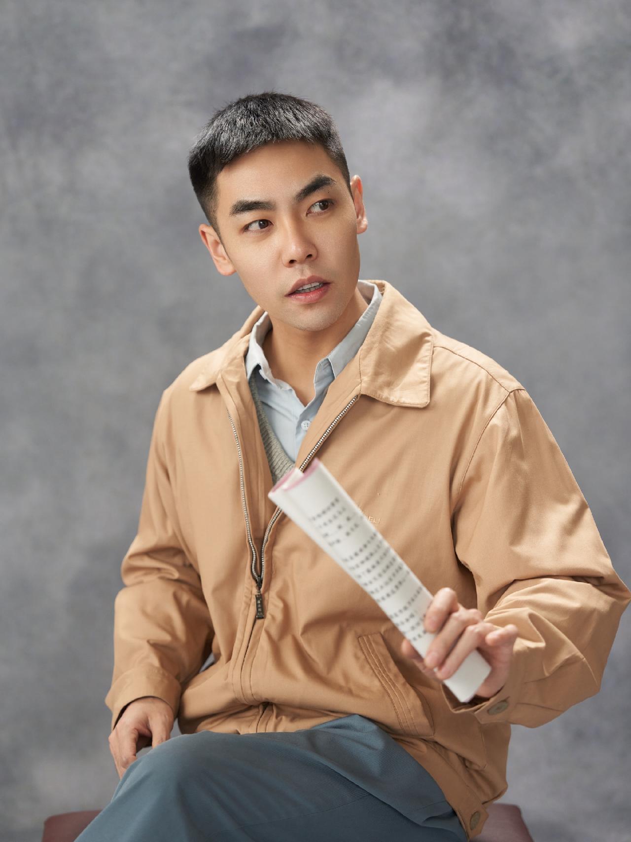 《主角》里那个闹着要做处男鉴定的薛桂生，真的是笑死人，扮演他的演员，到底是何方神