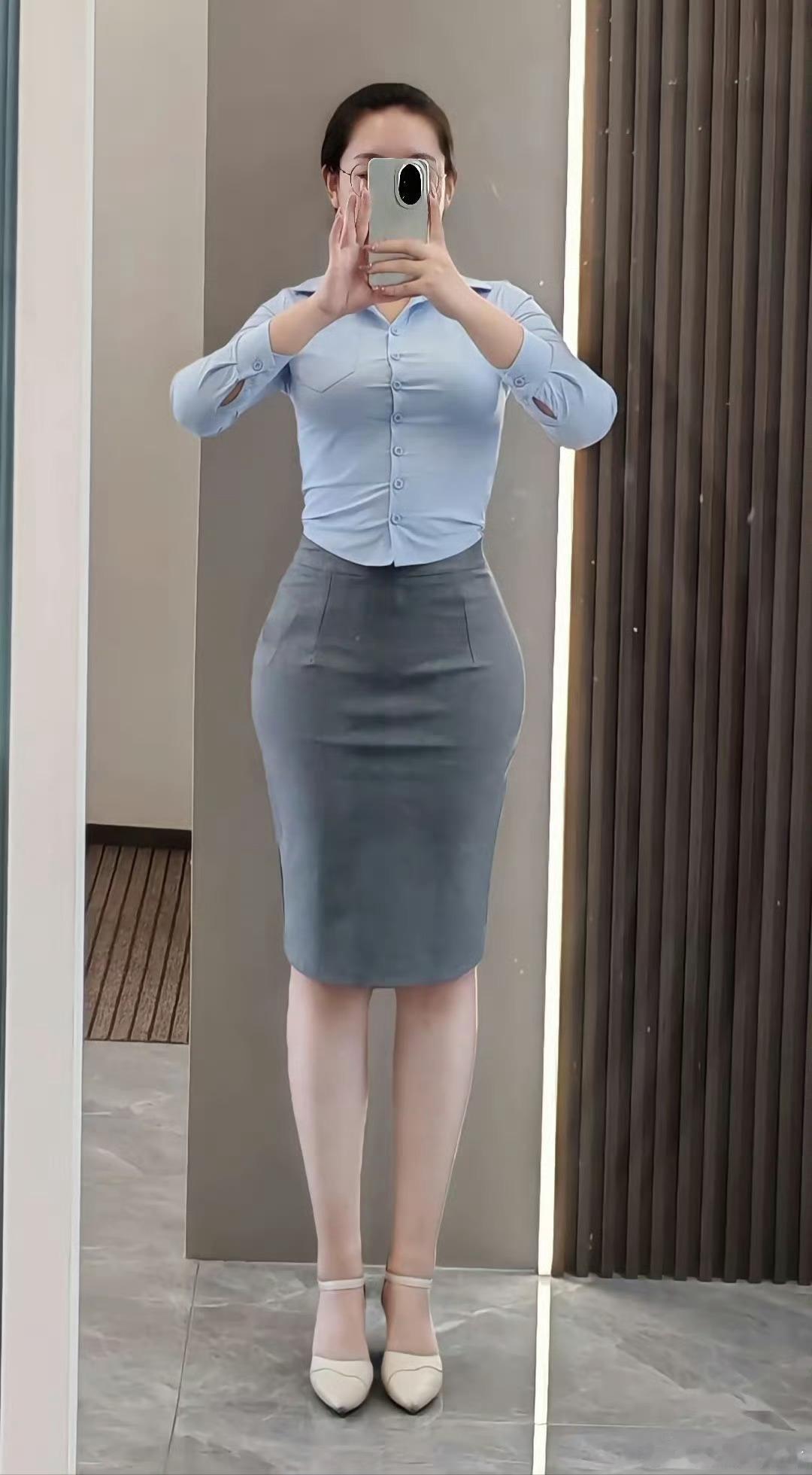 职场日常的通勤穿搭。