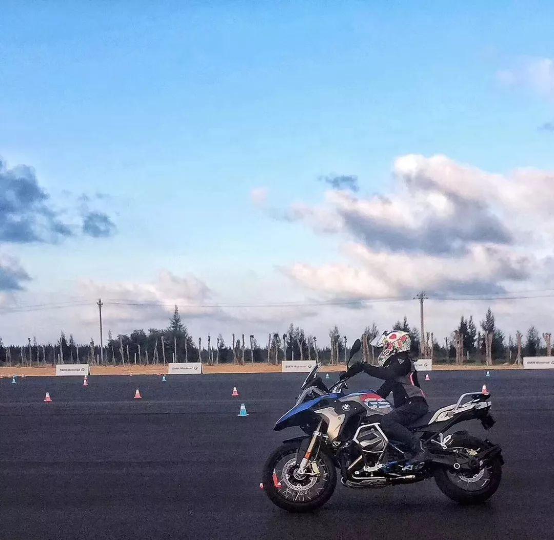 3月28日，国家市场监督管理总局发布两则召回公告：宝马召回近18万台国产及进口5