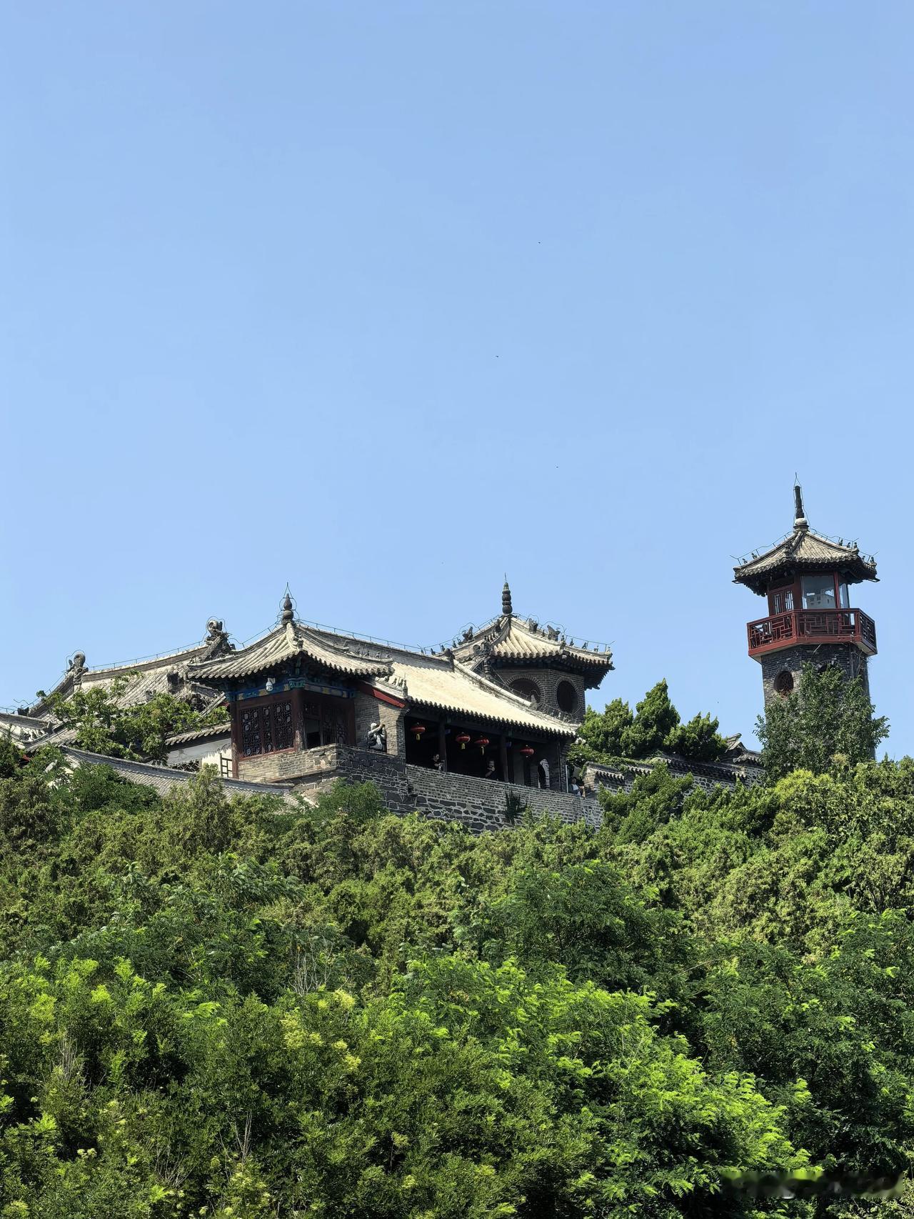 走到蓬莱地界了，去龙口看看兄弟！聊点不一样的“东西”！在烟台龙口一家烟酒店买