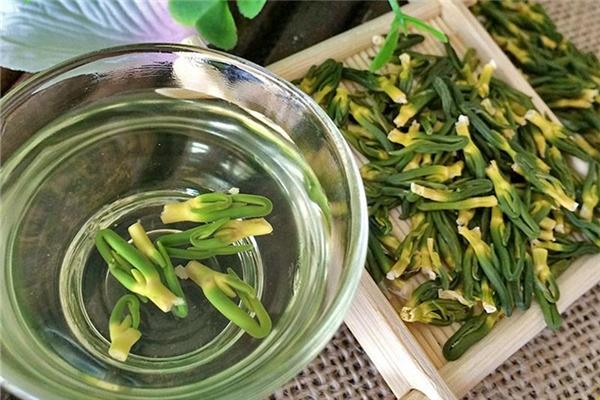 “莲子心”，竟是心悸的“救星”，善用可令心律归正在中医理论体系里，心悸是一个常