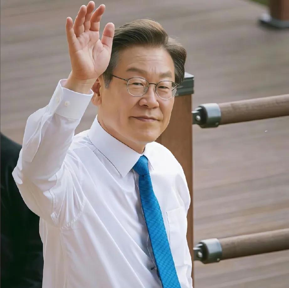 李在明陷入两难境地！美突然宣布对韩增加25%关税，理由是韩政府答应的3500亿