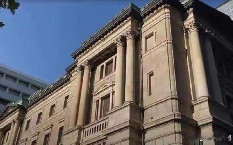 搞不懂越南禁止出口稀土矿。第一，越南有多少点稀土资源，估计要留给他们的子孙用。