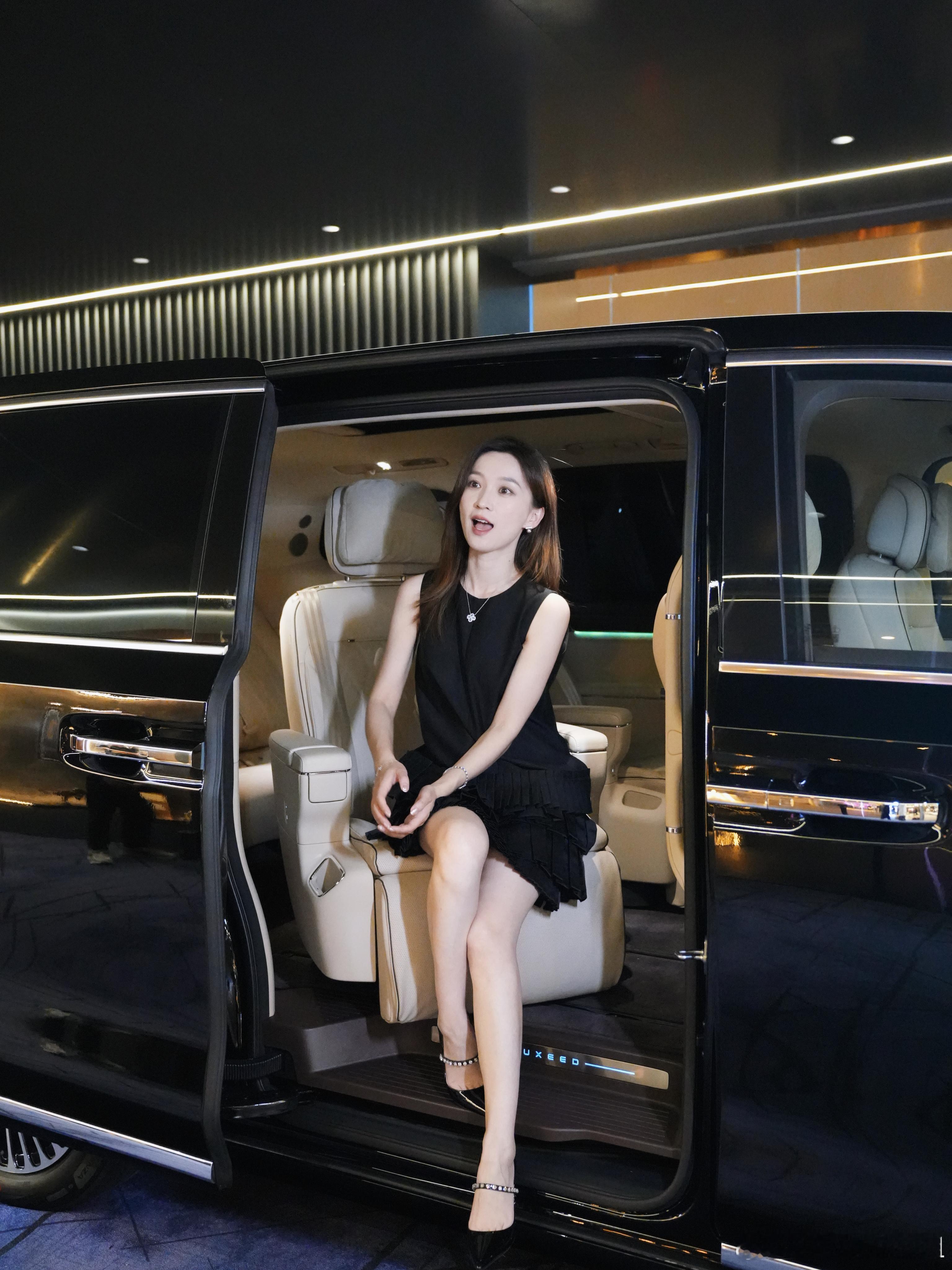 姐姐请注意表情管理