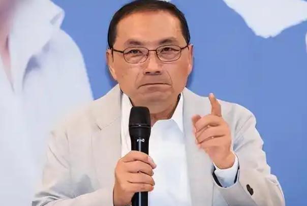 侯汉庭这波开喷民进党，直接撕开绿营画皮：你说两岸要对等尊严？笑死，先看看自己什么