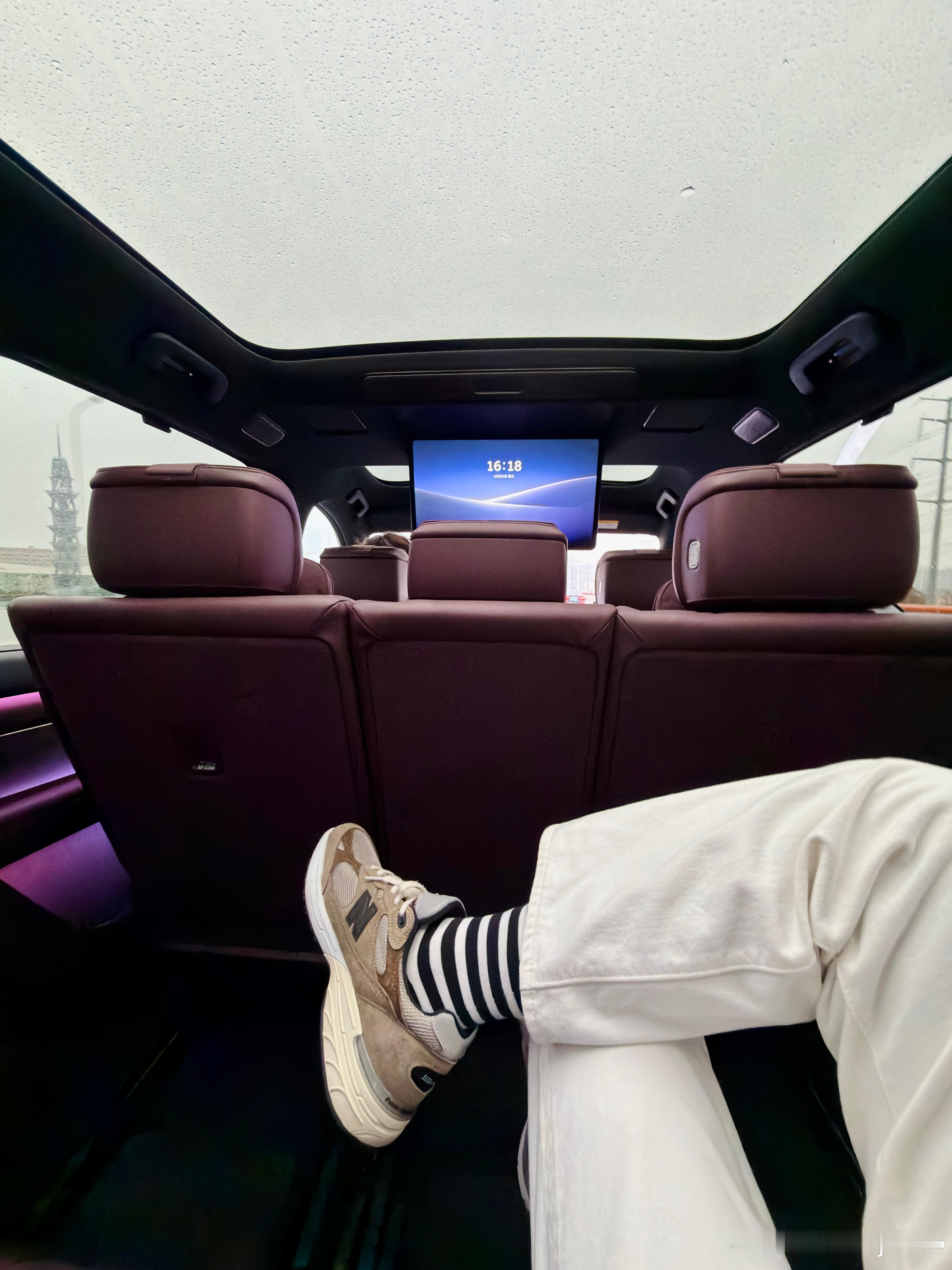 大六座SUV到底为什么火？第三排真的能坐得舒服吗？我上车10分钟已经想问：什么时