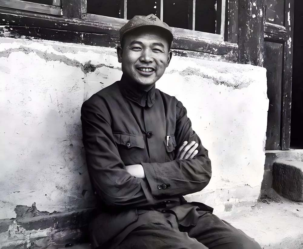 徐海东送给中央5000块大洋的故事，大家都耳熟能详了，其实，徐海东对中央还有一个