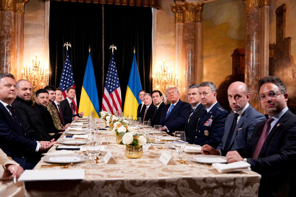 #特朗普与泽连斯基未谈妥领土问题#【特朗普：乌克兰领土问题仍未谈妥】新华社华盛顿