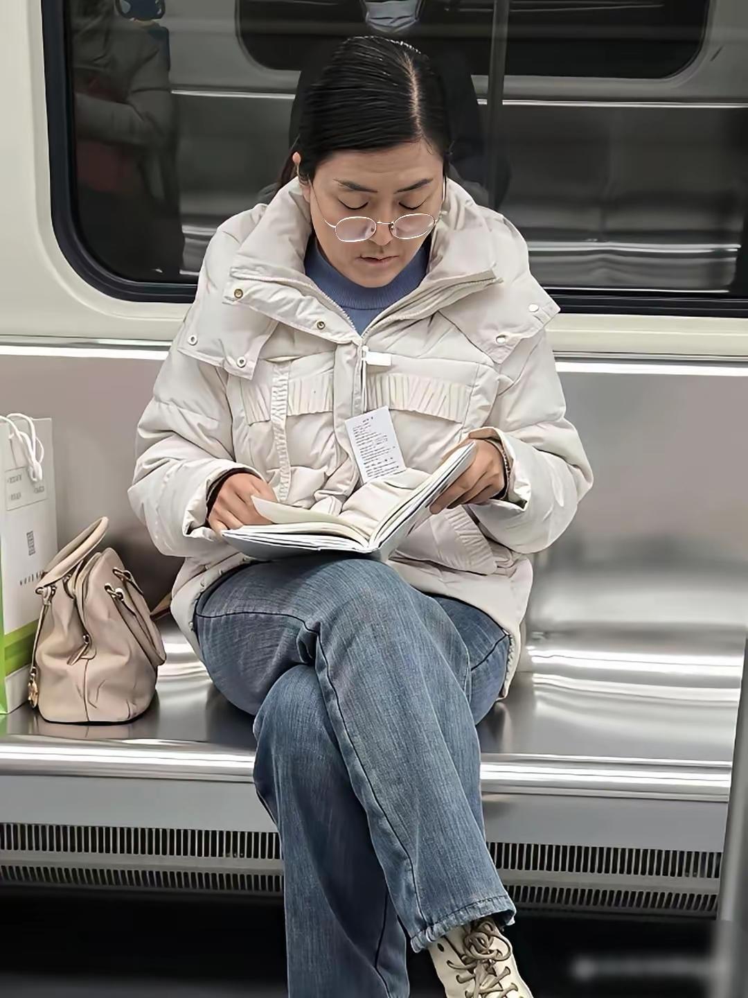 网上买衣物，不合适我立马退，做好自己吧[捂脸哭]