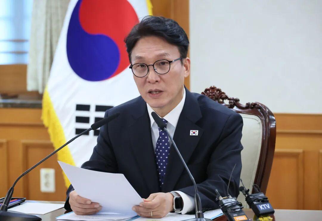 韩国突然跪了？博鳌亚洲论坛今天在海南开幕。按原计划，金民锡不仅要来，还要发表主