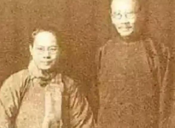1903年，梁启超与17岁的王桂荃行房。夜里，梁启超说：“我主张一夫一妻，因此慧