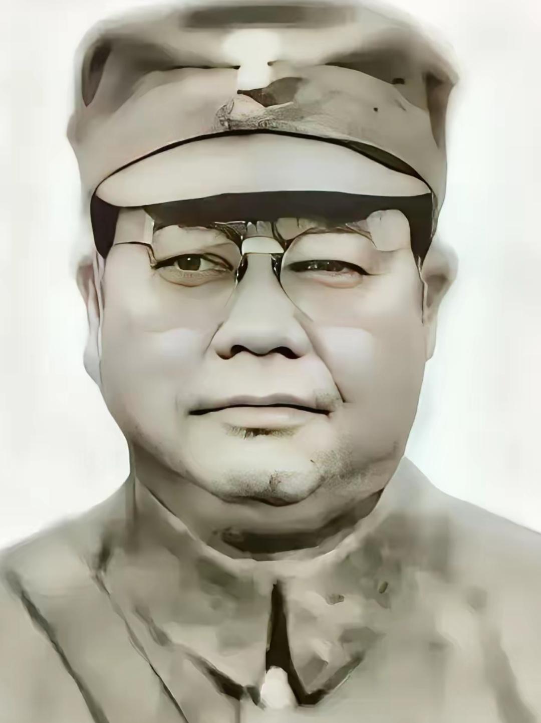 1938年武汉会战，黄梅前线。桂军189师师长凌压西看着日军坦克发愁，却突然盯住