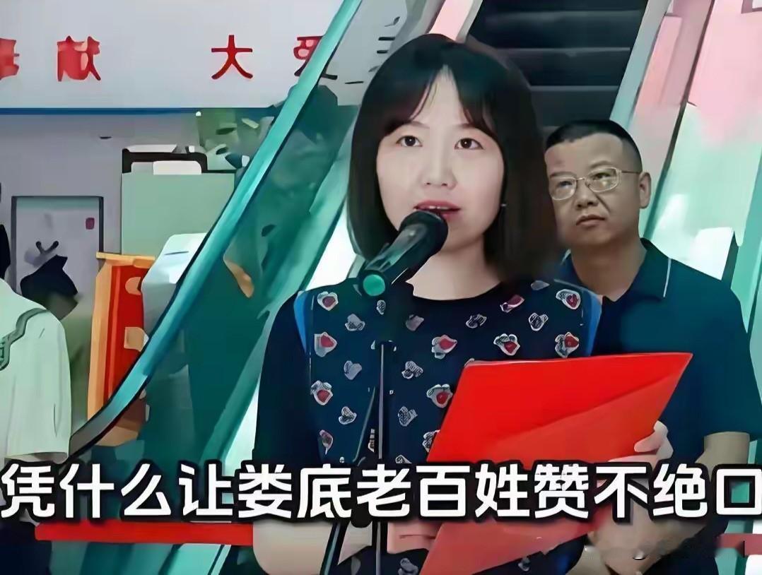 曾医生确实美。就凭这张照片，就可以媲美那些一线明星。但是，曾医生的美，不仅只