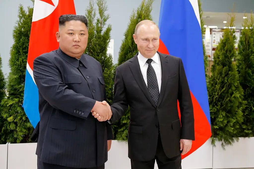 朝鲜领导人金正恩将亲自参加9.3大阅兵，估计最意难平的是俄罗斯民众，毕竟俄罗斯刚