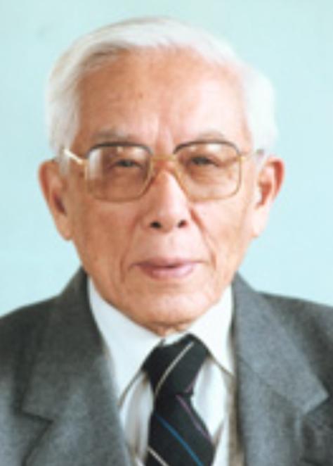 1993年，92岁的前北大校长周培源晨练回家后，对着妻子说：“我爱你！”妻子回看