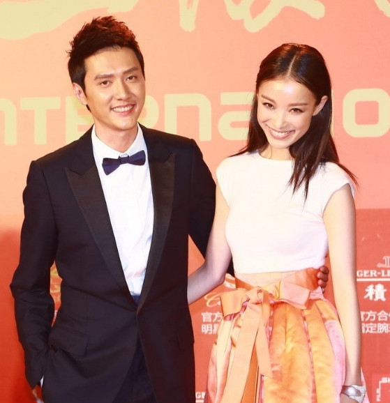 2012年，24岁的倪妮爱上了34岁的冯绍峰，两人同居3年，倪妮努力