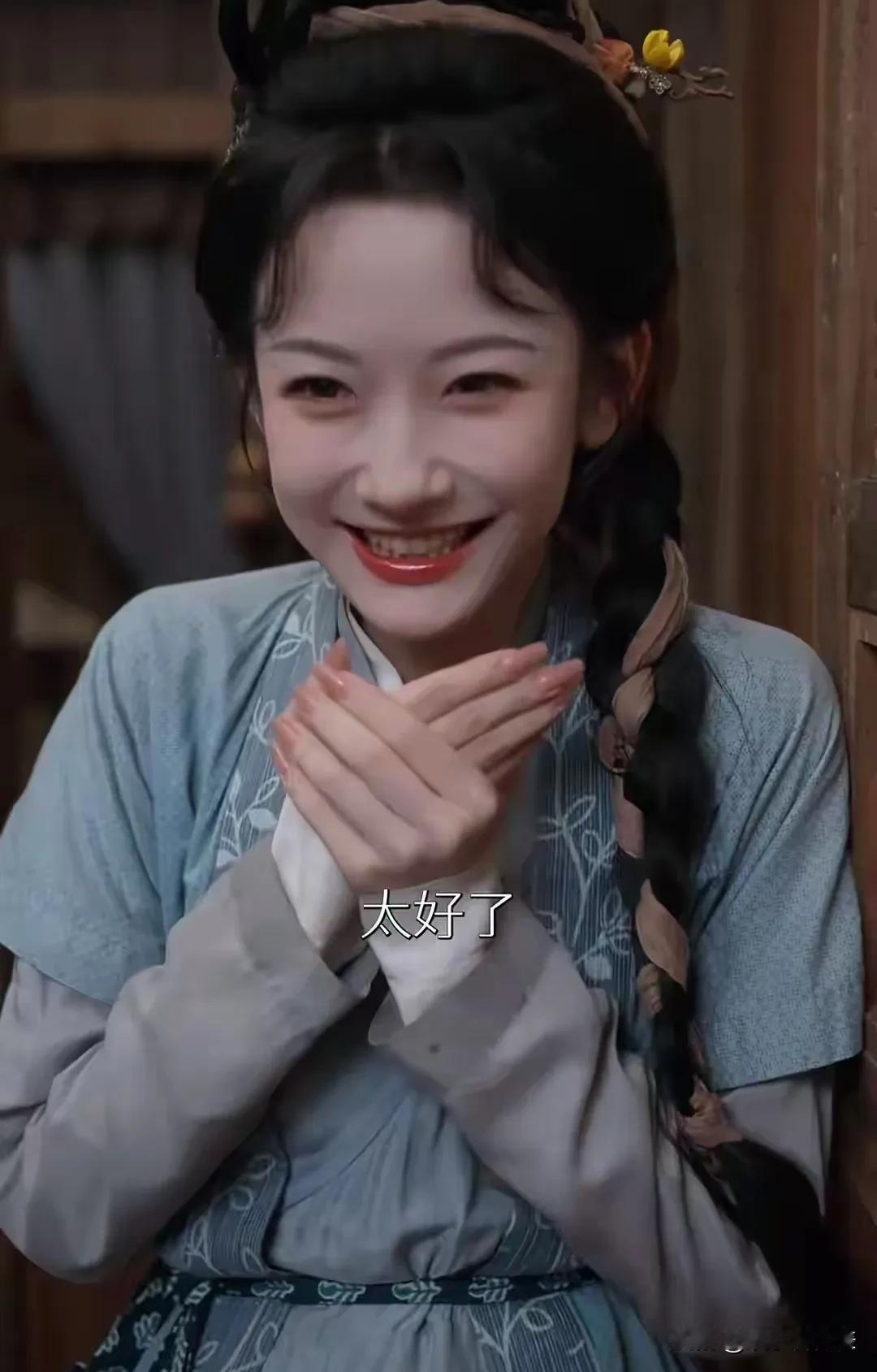 好家伙，韩雨彤这次真被一副美甲坑惨了。她在新剧里演个存款没几个铜板的古代农女