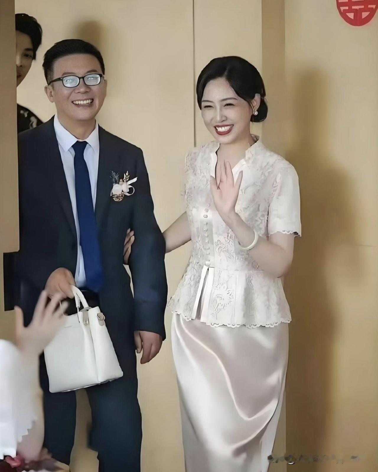 看看丈母娘的颜值，把控全场颜值在线！