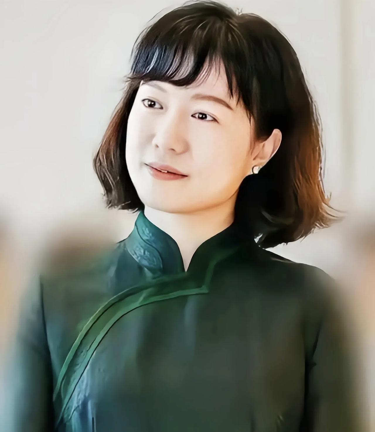 想看笑话的人失望了，翁帆已经搬到清华教授公寓从杨振宁先生去世一直到现在，互联