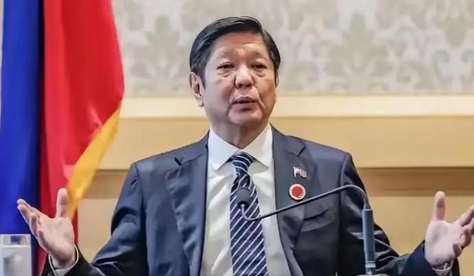 登船扣人！黄岩岛新规直接动真格。2026年8月6号，菲律宾海岸警卫队那艘44米长
