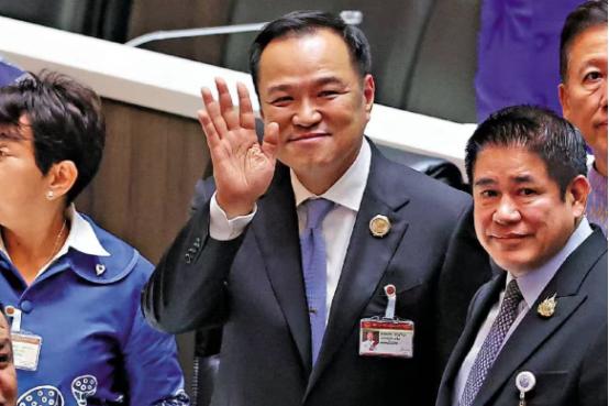 没有对比就没伤害，以前大家觉得佩通坦挺好的，但是阿努廷担任泰国总理以来，你们就会