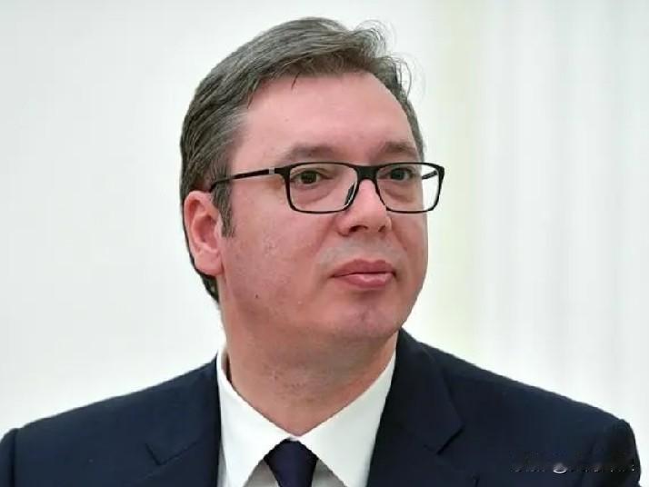 国际舆论哗然：塞尔维亚总统武契奇玩的什么“梗”？塞尔维亚总统武契奇6月3日宣