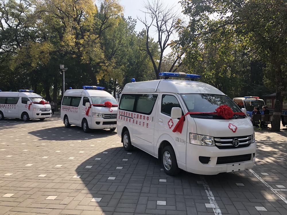 很多人讨论韩红基金会6000万救护车采购风波，目光全都聚焦在合作公司是二人小公司