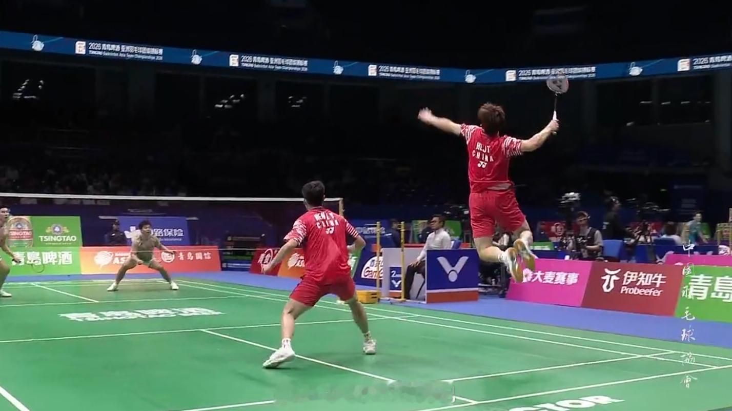 男团A组中国2-1泰国男双何济霆任翔宇18-2122-207