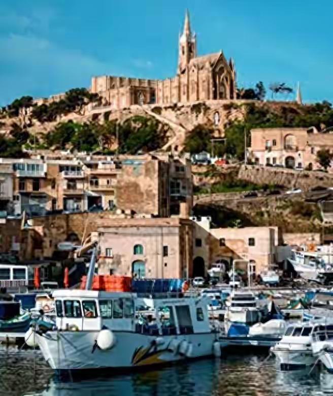 你有没有想过，有一天走在地中海的小岛上，耳边飘来的不是英语，而是温州话和粤语？