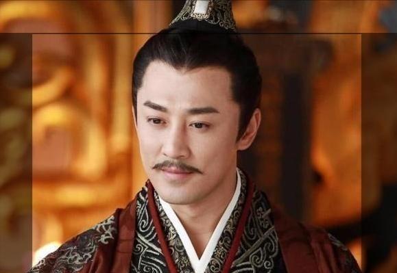 公元前88年，钩弋夫人刚刚侍完寝，突然画风一转，汉武帝向外喊道：“把钩弋夫人打入