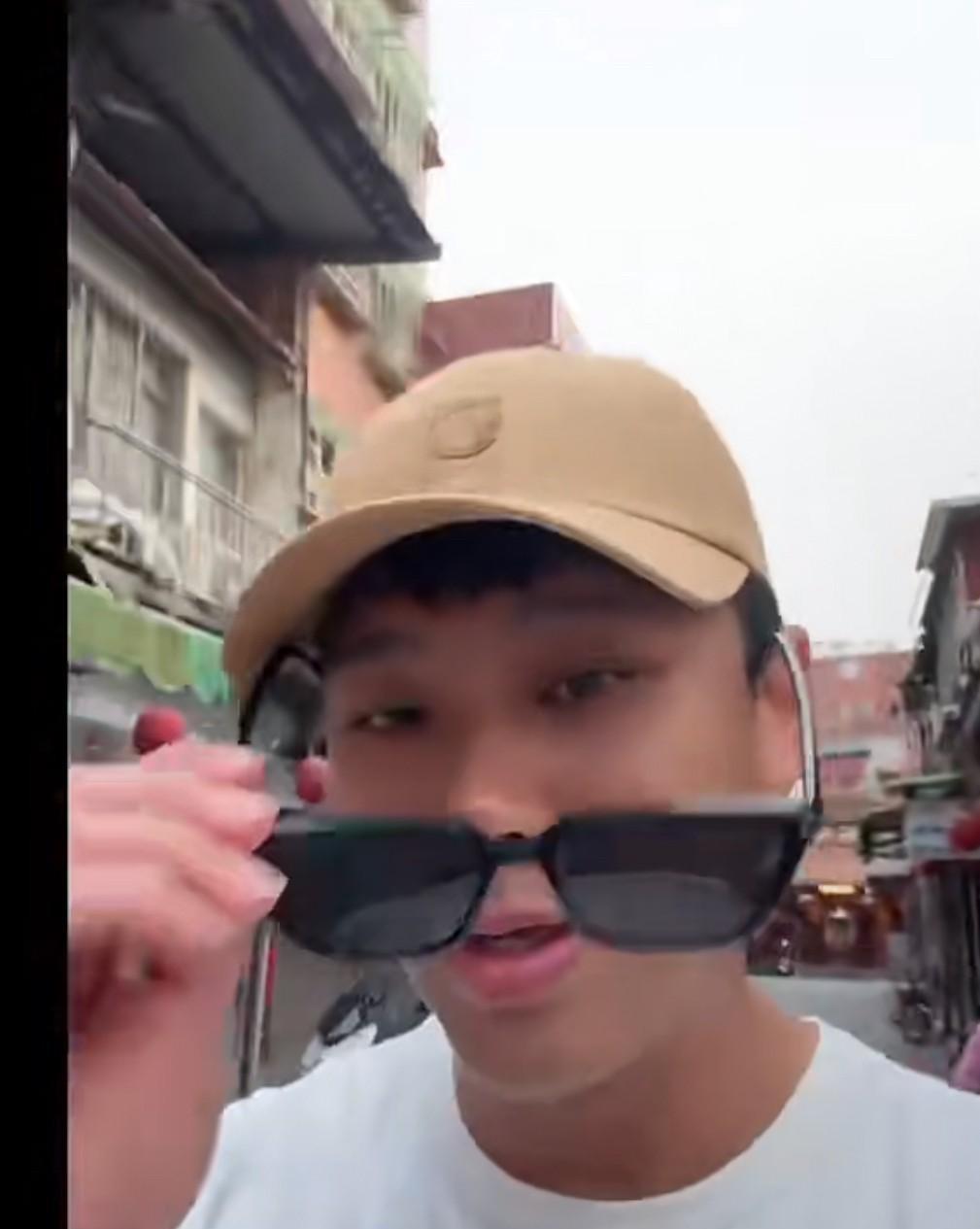 太逗了葛斯齐明天去西双版纳去玩！这一路都在直播，网友问他：你去玩了谁来给我们爆