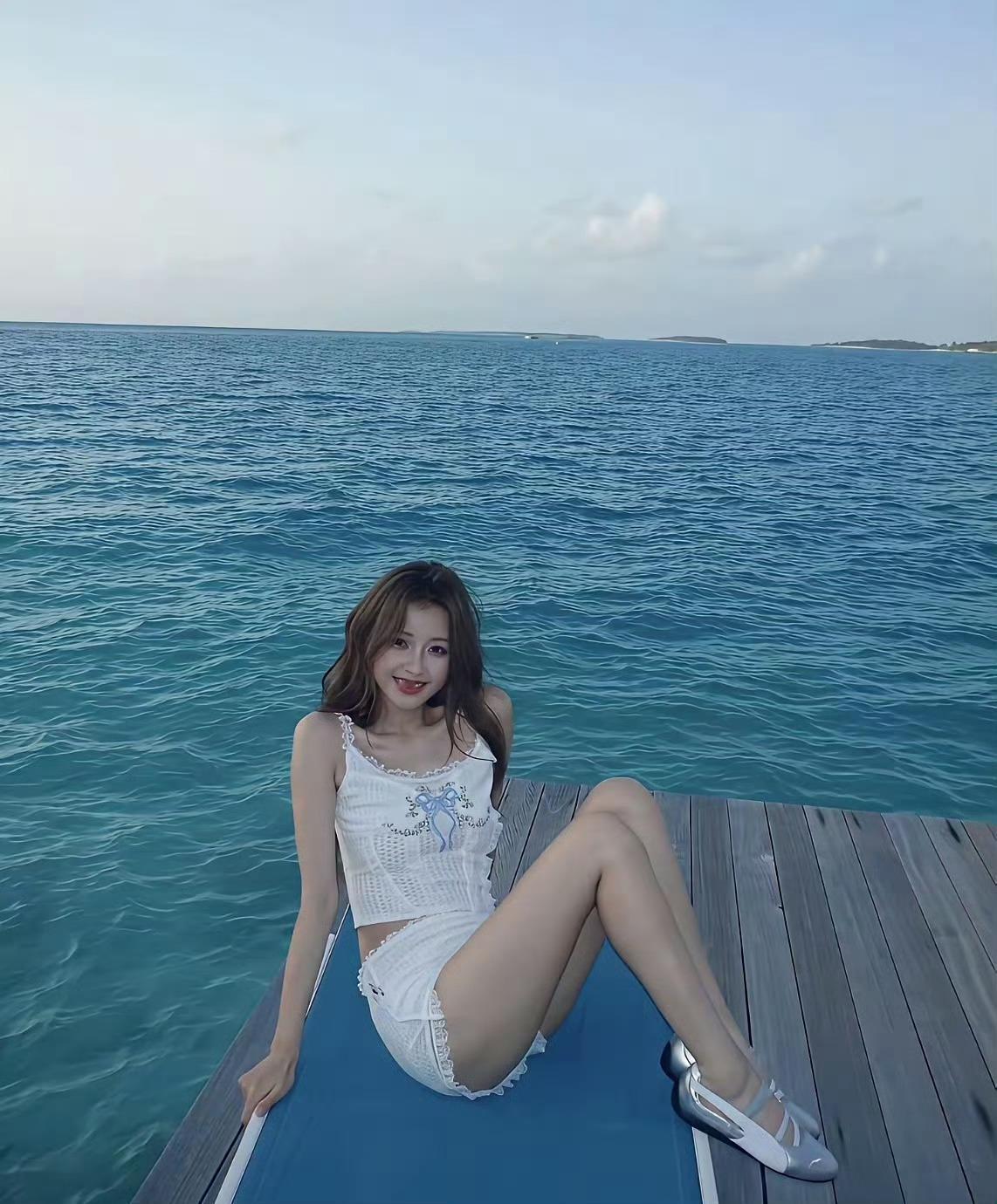 孙怡在马尔代夫，身材是真的好，这状态绝了