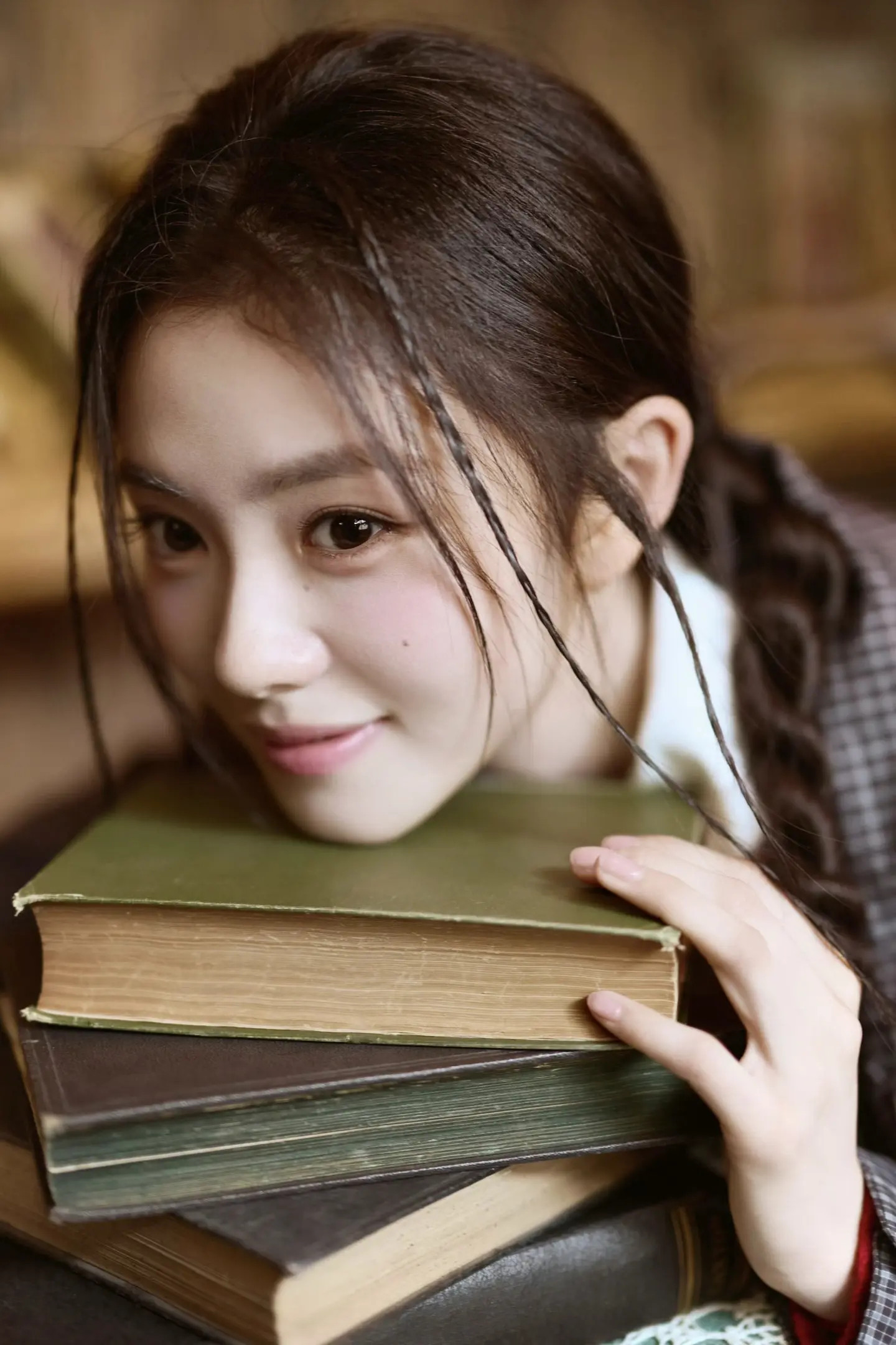 【刘浩存】这组太好了怎么就灵动成这样…摄影师和化妆师都好懂如何展现存儿的美真的